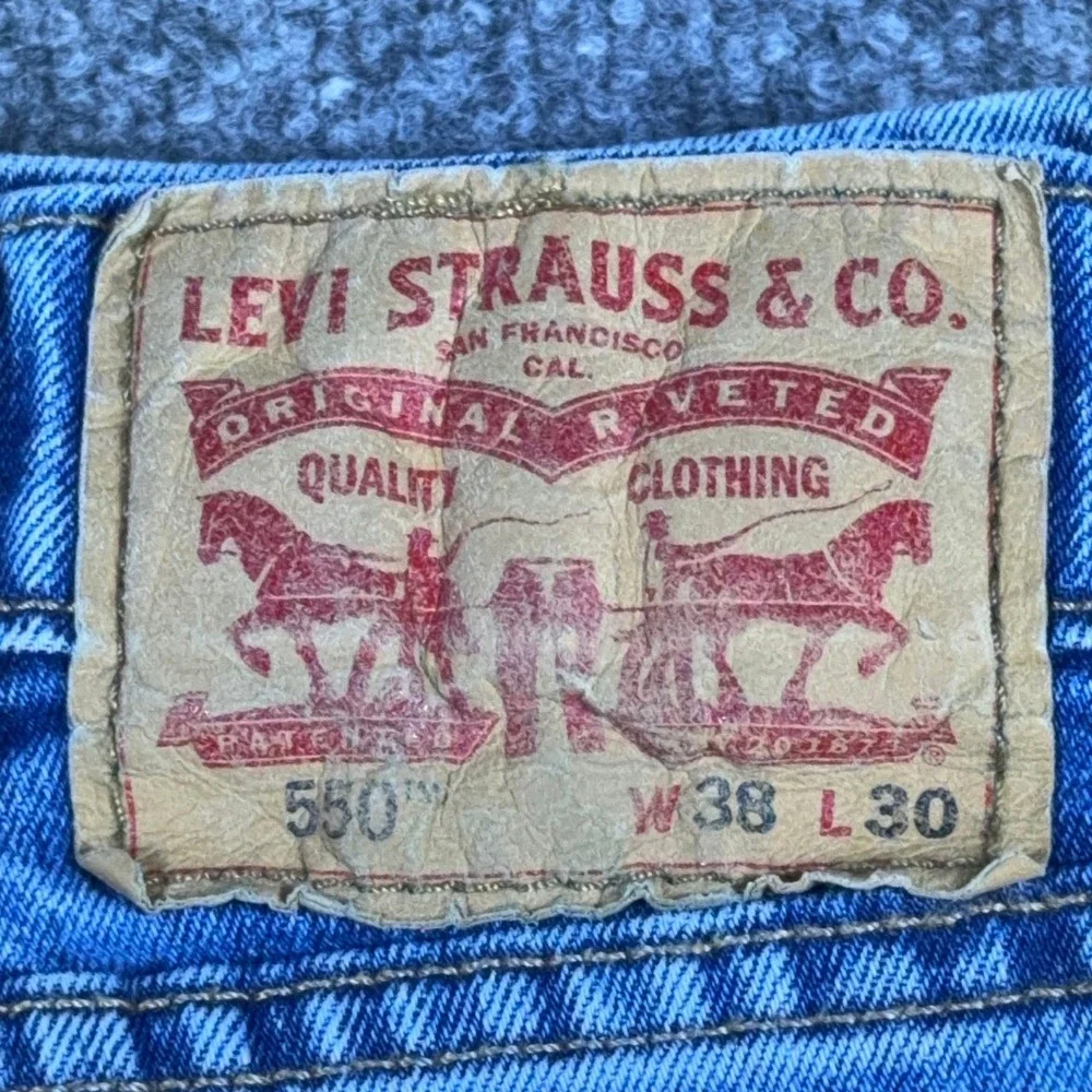 Levis 550 Mens Relaxed Fit Tapered Leg Blue Denim Jeans 38x30 00550-0059